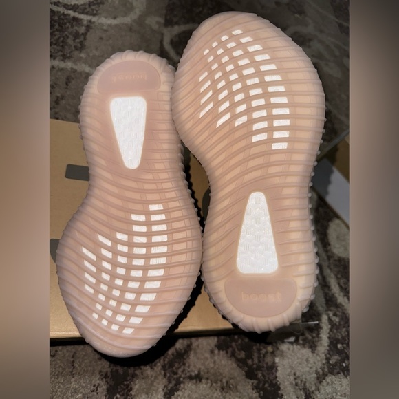 Yeezy boost 350 V2 Mono Mist - Picture 5 of 5